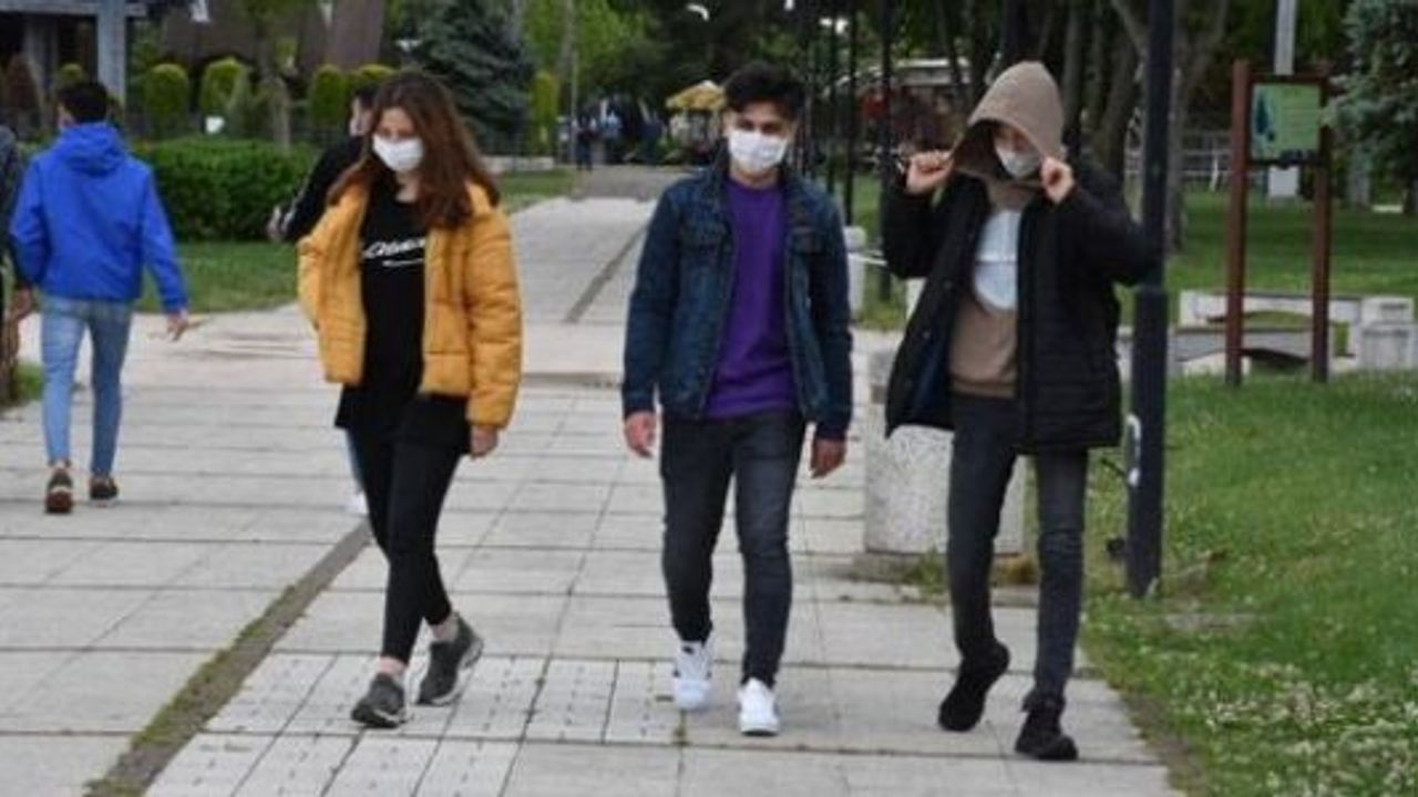 18 yaş altı seyahat kısıtlaması kaldırıldı