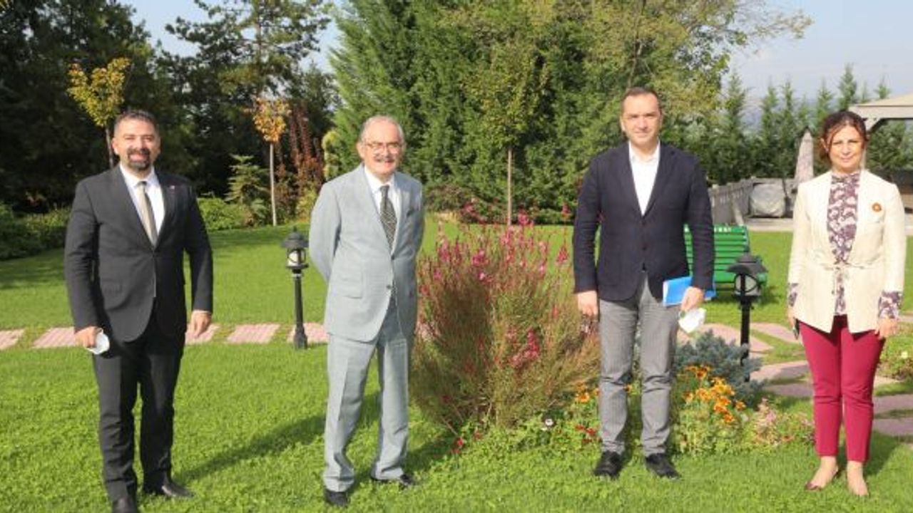 Ford Otosan’dan Başkan Büyükerşen’e ziyaret 