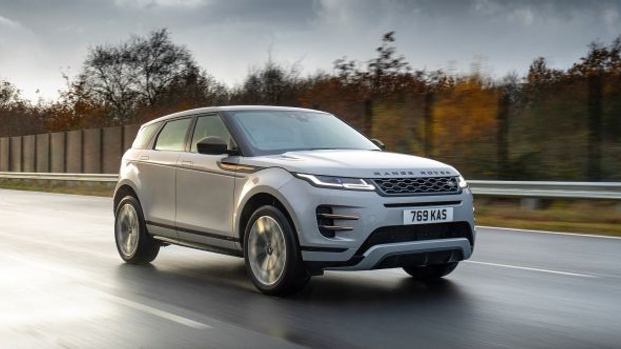 Yeni Range Rover Evoque Plug-InHybrid, 936 bin TL’den başlayan fiyatlarla satışa sunuldu.