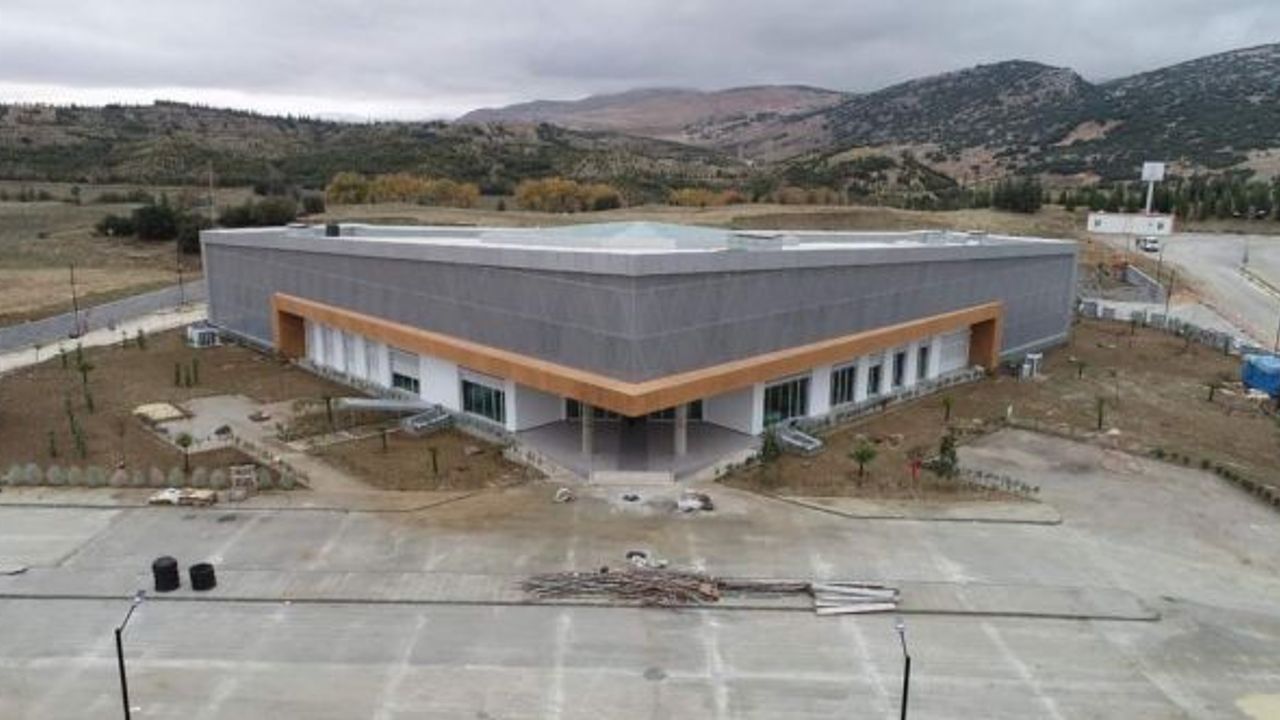 Elmalı Otobüs Terminali gün sayıyor