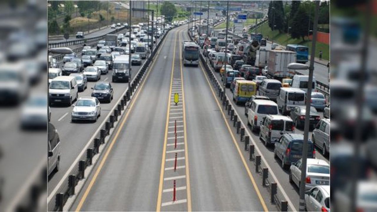 İstanbul’da mesai saatleri ve uzaktan çalışmaya yönelik yeni kararlar açıklandı