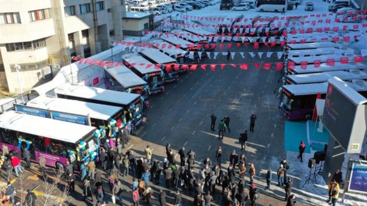 Van ulaşımına 22 yeni otobüs katıldı