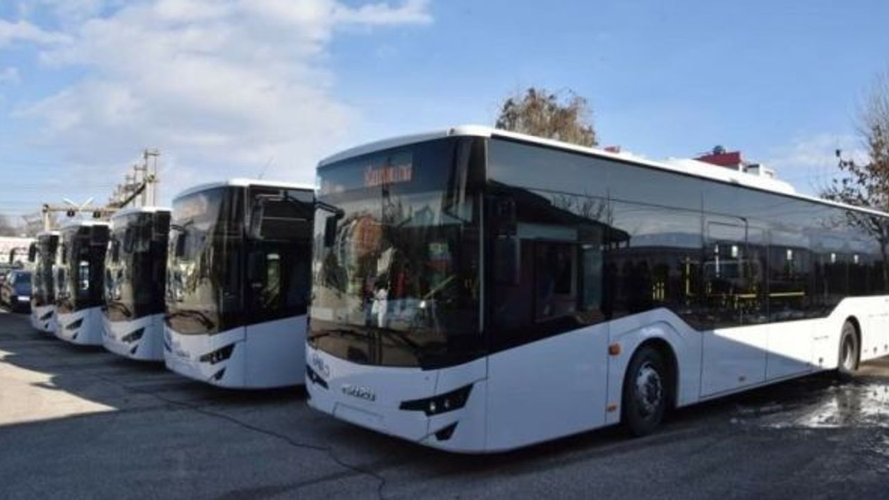 Anadolu Isuzu, Tetovo Belediyesi’ne 5 adet Citiport 12 teslim etti.