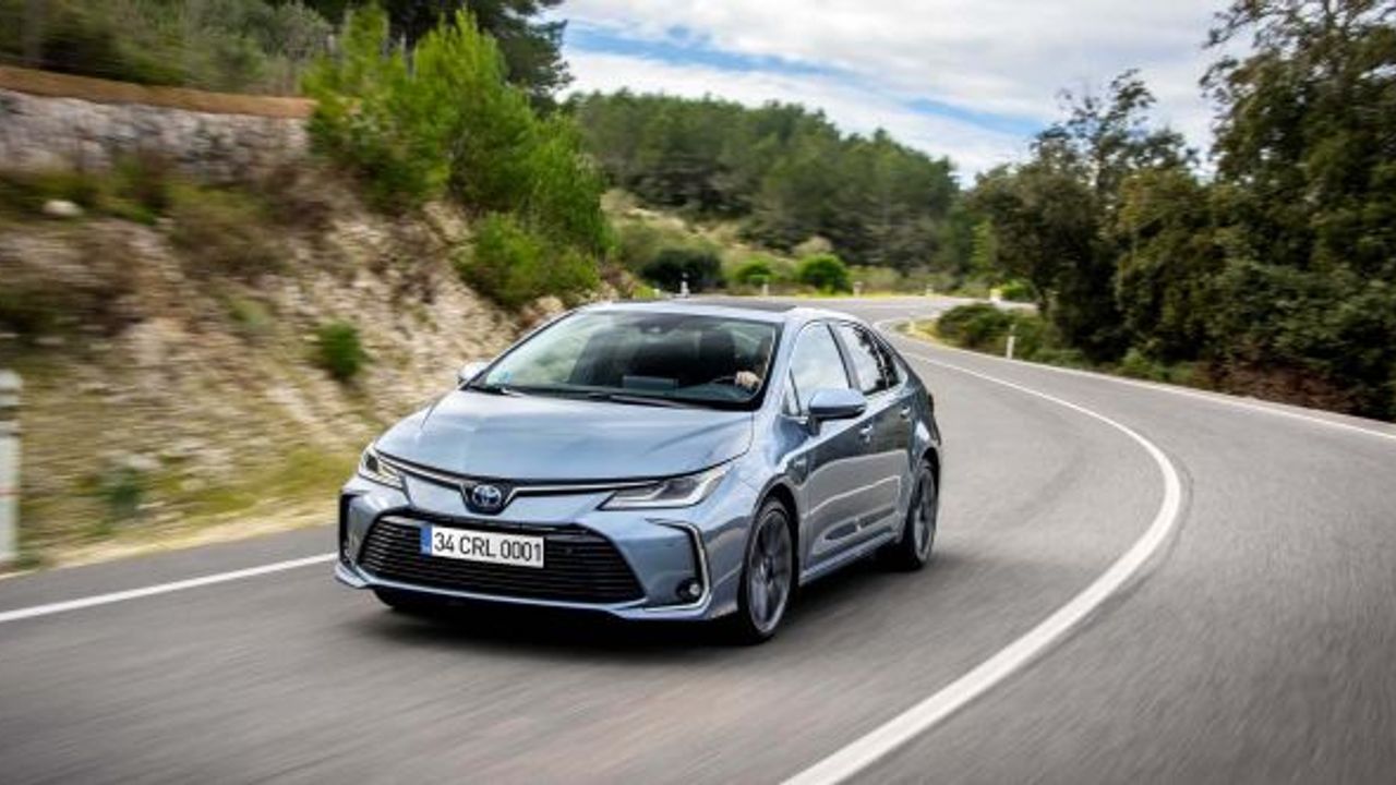 Türkiye pazarında her 100 hibrit aracın 90’ı Toyota logosu taşıyor