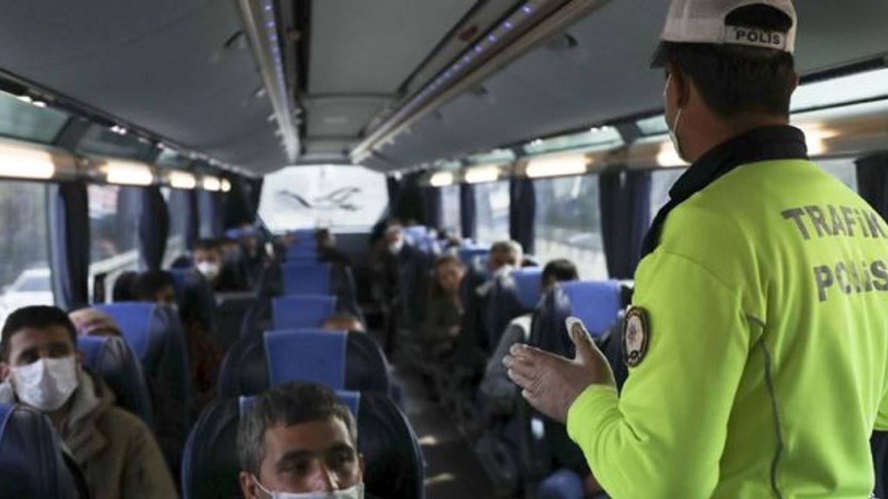 Şehirlererası seyahatlerin tamamı izne tabi oldu, yüzde 50 kapasite geri geldi