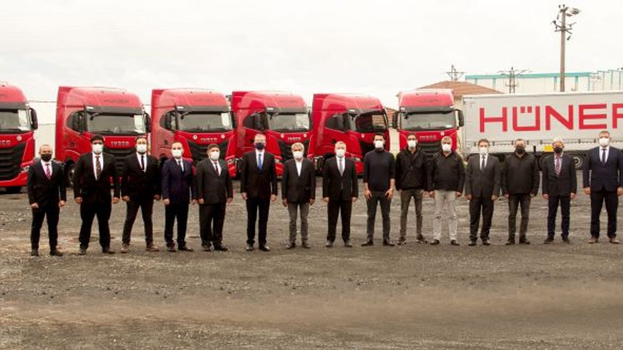 IVECO’dan Hüner’e 40 adet S-WAY çekici teslimatı