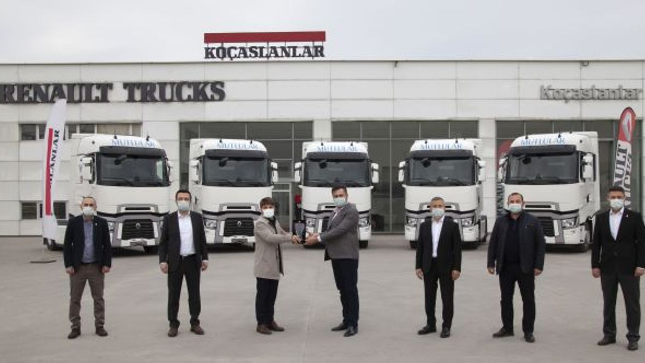 Mutlular Transport 30 araçlık Renault Trucks alımının ilk 5 adetini teslim aldı
