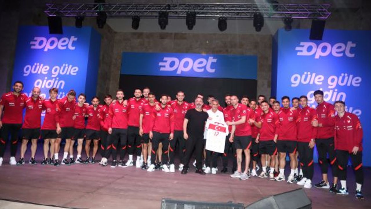 OPET ve Cem Yılmaz’dan Milli Takıma moral gecesi