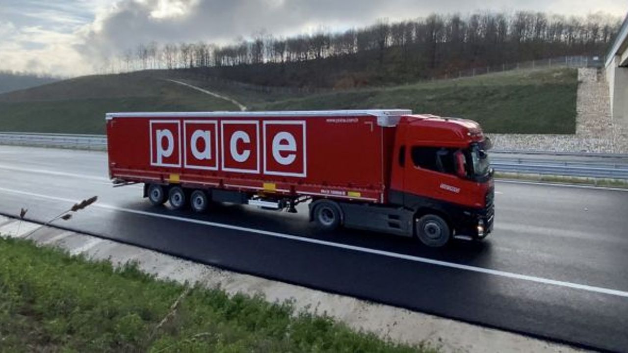Tırsan, yeni iş ortağı Pace Lojistik’e 25 adetlik treyler teslimatı gerçekleştirdi