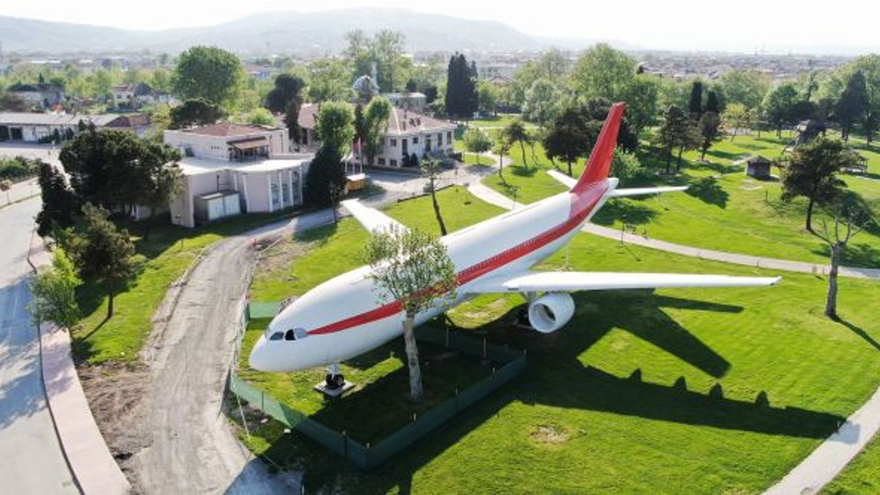 Uçak Restaurant’ın yanına vagonlar geliyor