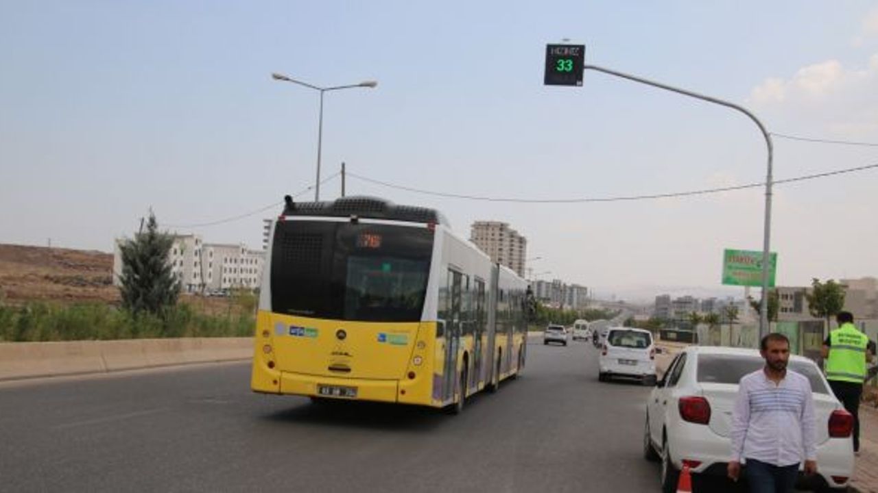 Şanlıurfa Büyükşehir’den ana arterlere radarlı hız tespit göstergesi