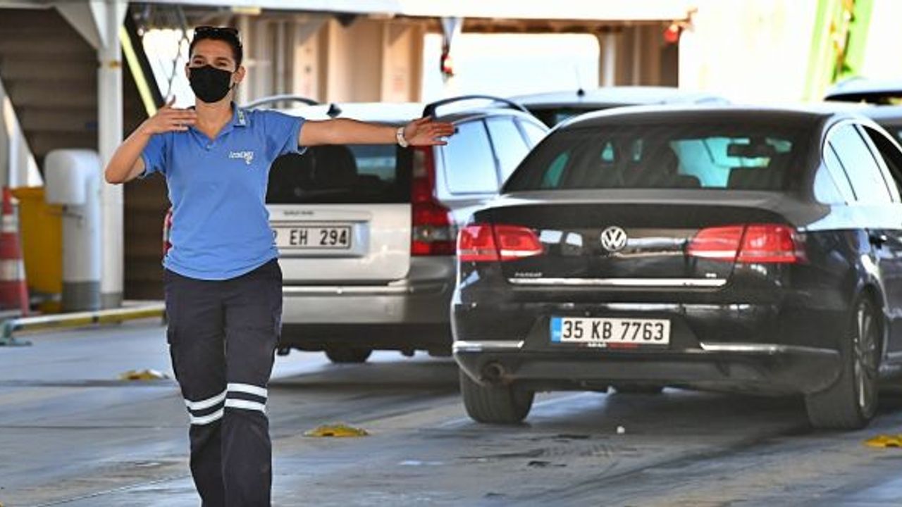 İZDENİZ’in ilk kadın güverte personeli Tuğba Çokoğullu işbaşı yaptı