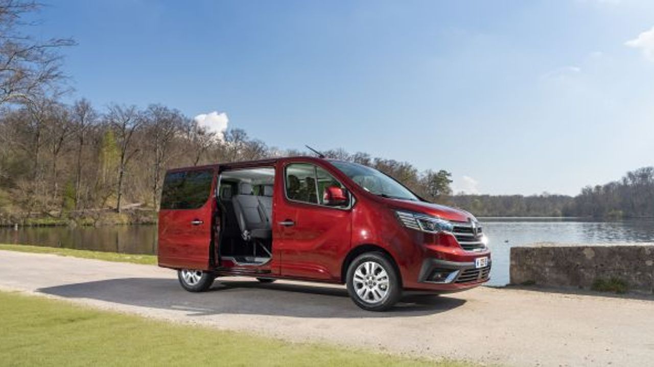 Yenilenen Renault Trafic  ailesi 421.000 TL’den başlayan lansmana özel fiyatlarıyla satışa sunuldu