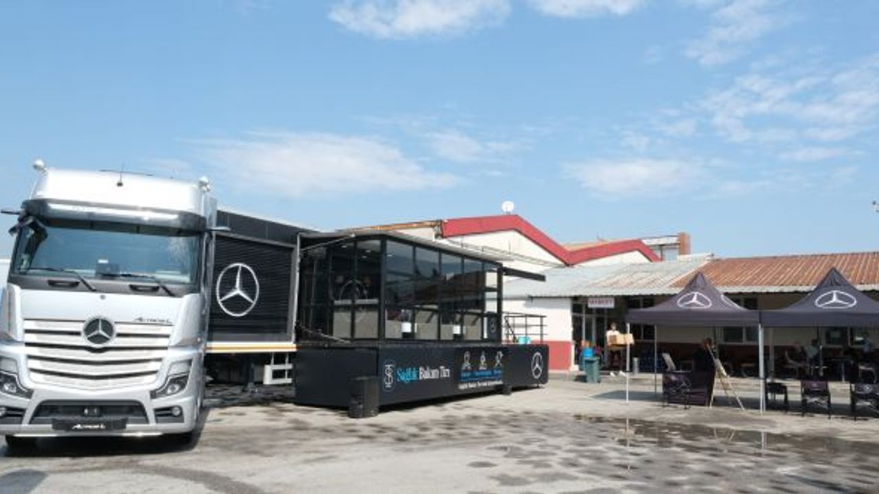 Mercedes-Benz Türk Sağlık Bakım Tırı Düzce’de kamyon şoförleriyle buluştu