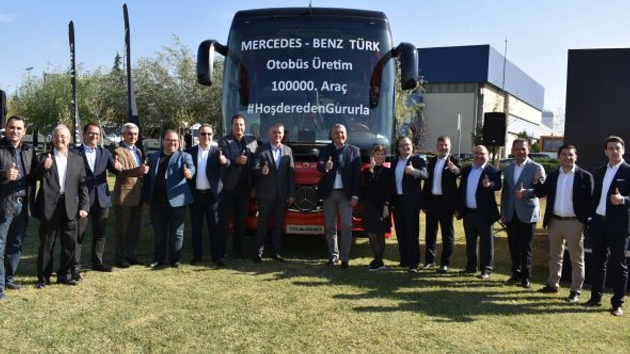Mercedes-Benz Türk 100 bininci otobüsünü banttan indirdi
