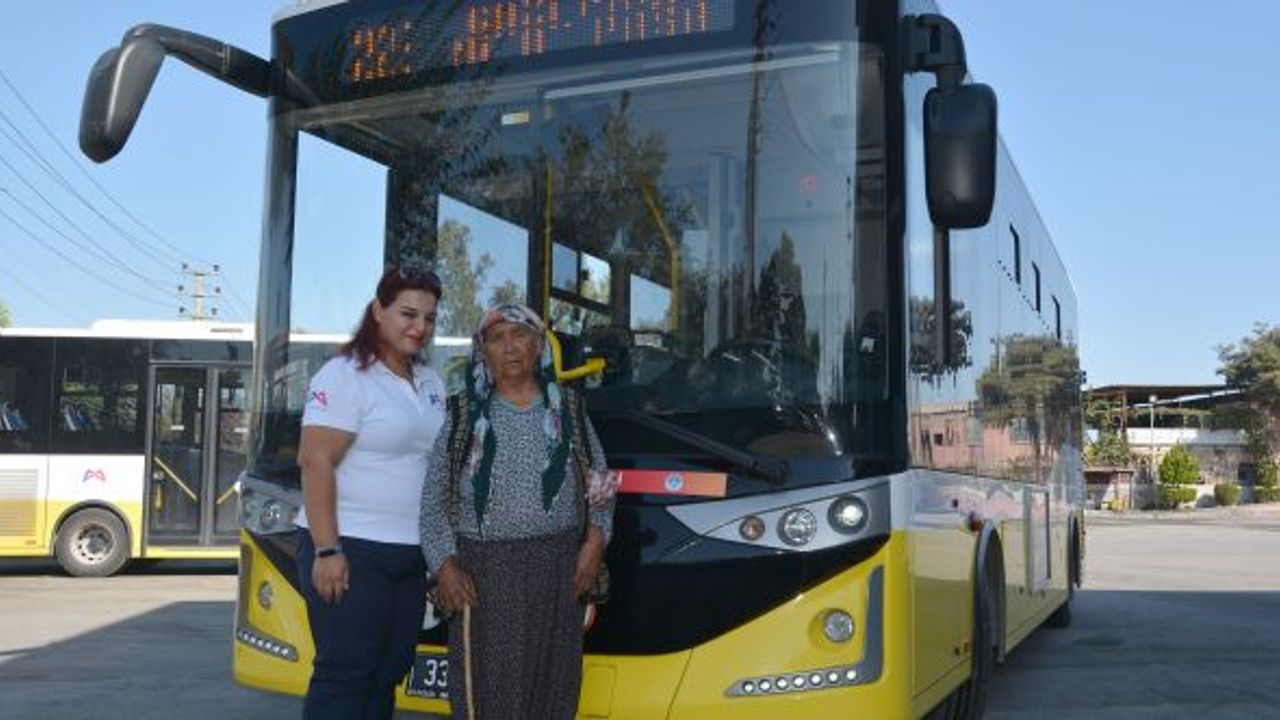 Otobüste kaybettiği parasına kadın şoför sayesinde kavuştu