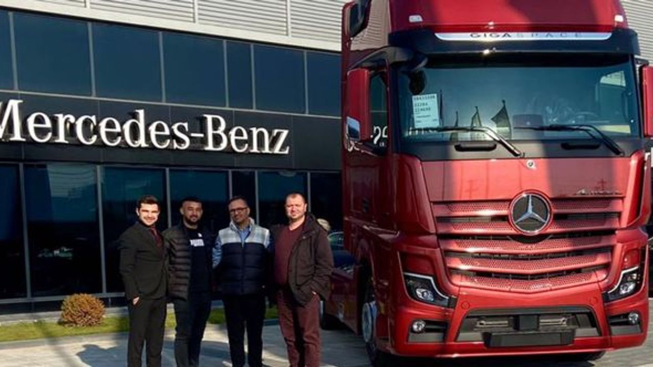 Bayraktarlar Merkon’dan Sünnetçi Nakliyat’a Mercedes-Benz Actros teslimatı