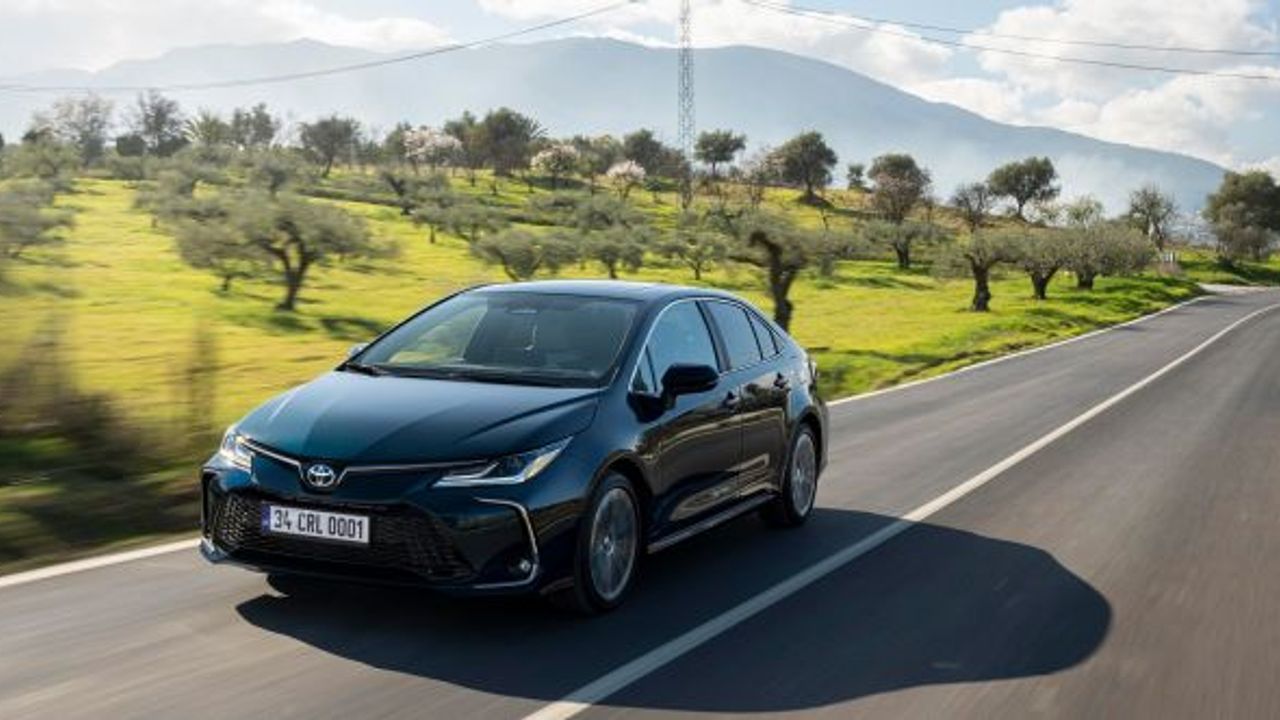 5. nesil hibrit yeni Toyota Corolla 706 bin 900 TL’den başlayan fiyatlarla satışa sunuldu