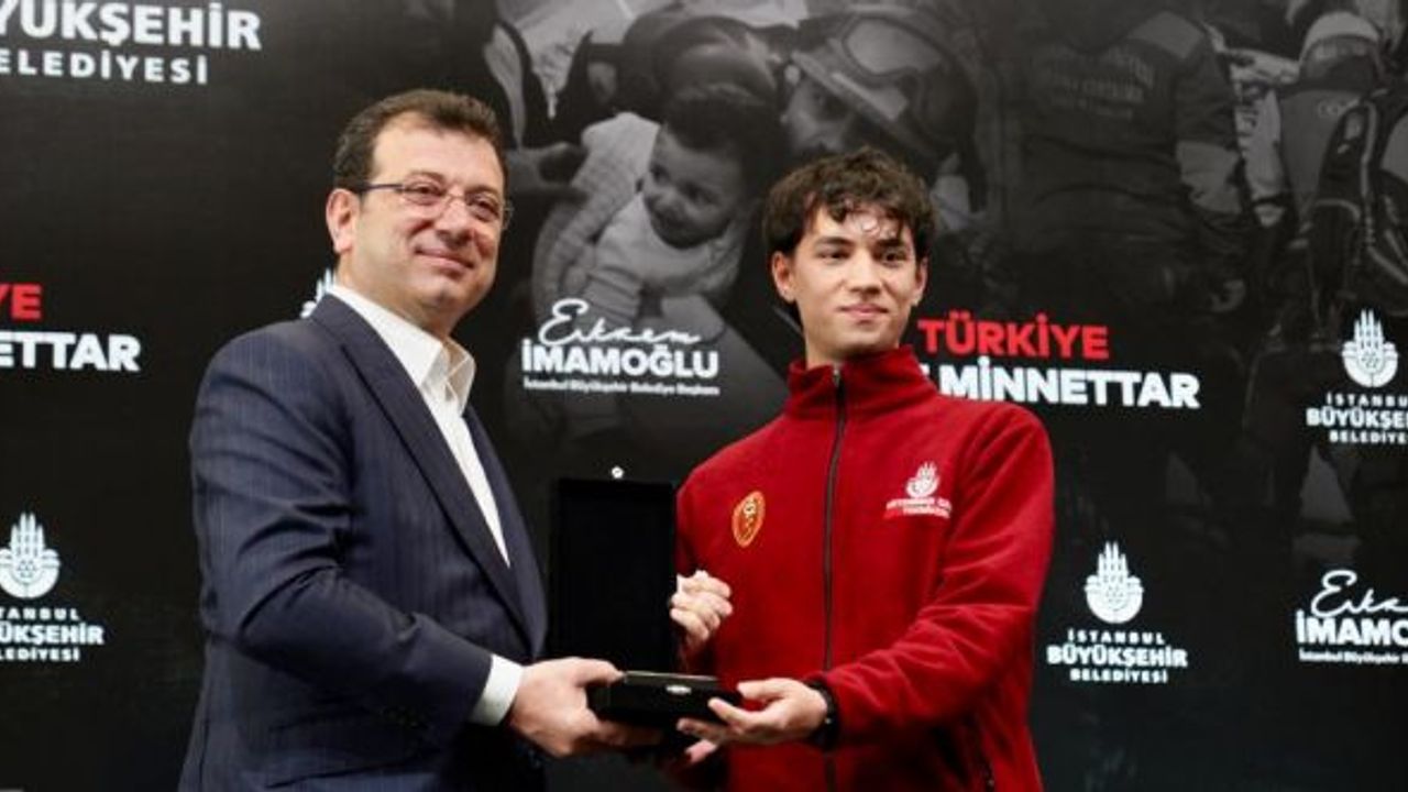 İMAMOĞLU DEPREM BÖLGESİNDE ÖZVERİYLE ÇALIŞAN 2 BİN 800 PERSONELLE BULUŞTU