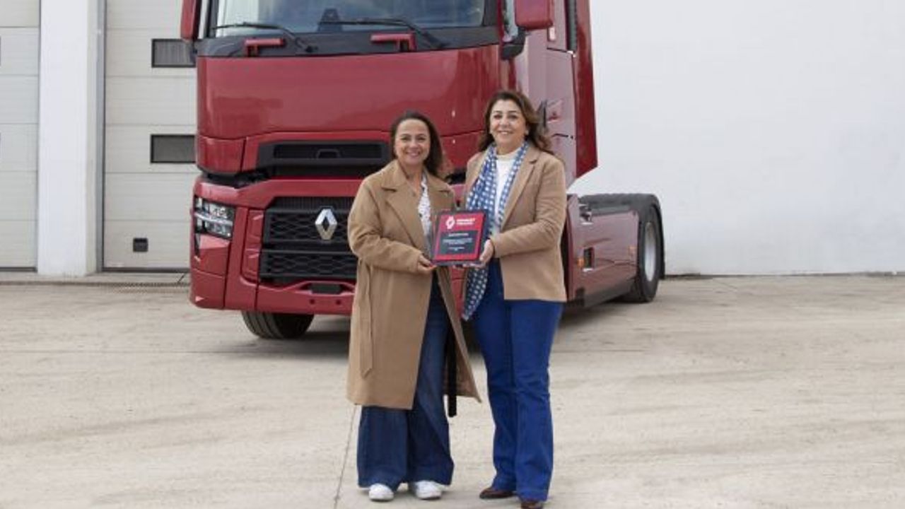 Berat Özel’in tercihi Renault Trucks T EVO 520 oldu