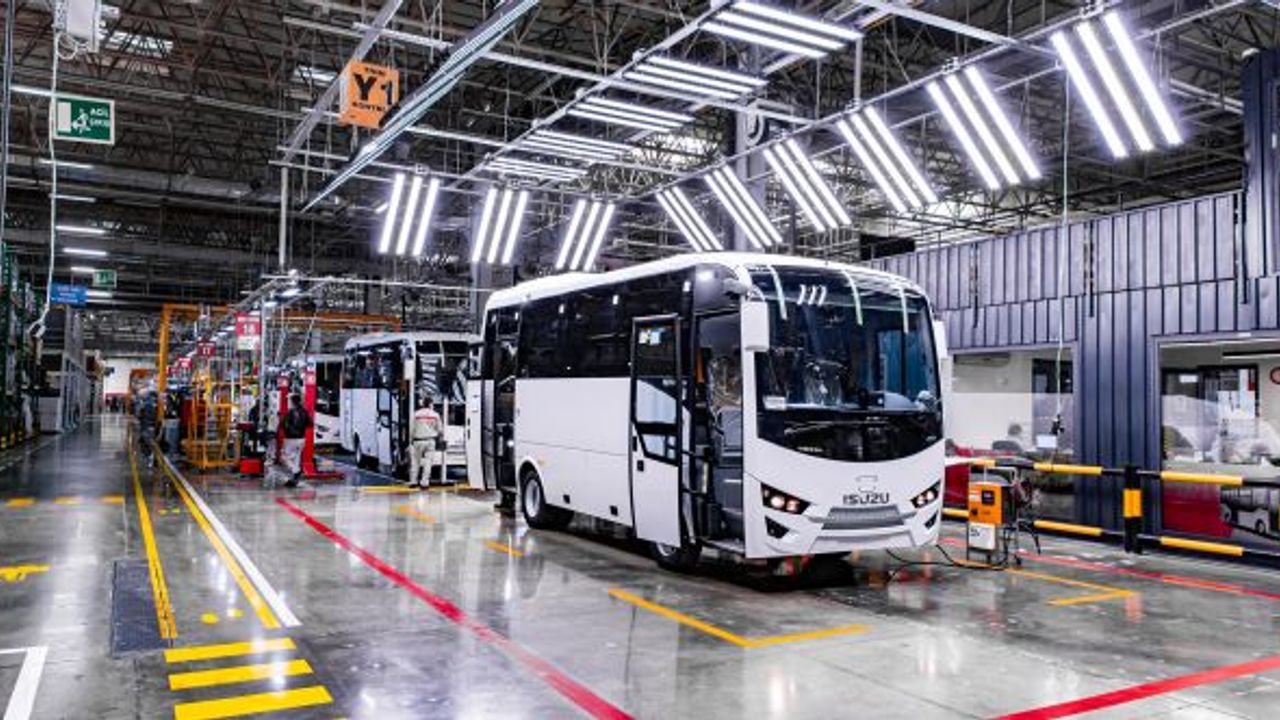 Anadolu Isuzu 2023 yılı midibüs ihracatında 20. kez ihracat şampiyonu