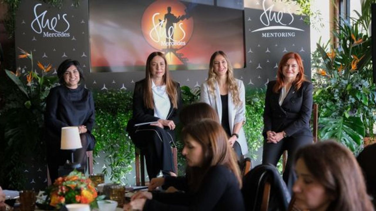 Mercedes-Benz, She’s Mentoring Programı ile Genç Kadınları Destekliyor