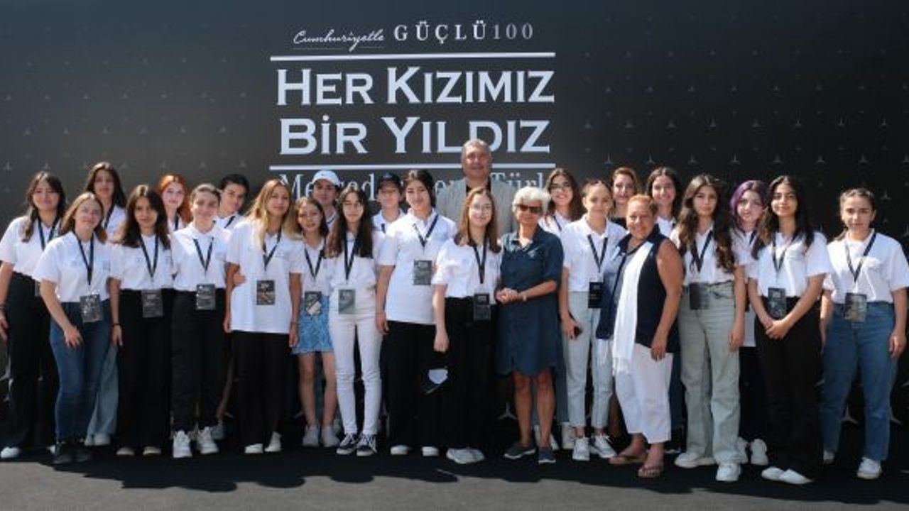 Mercedes-Benz Türk, “Yıldız Kız”larının Başarısını Pakodemy ile Destekliyor