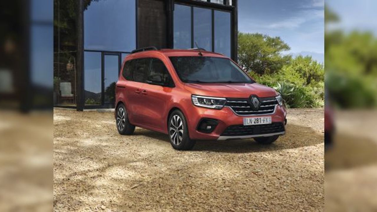 Yeni Renault Kangoo Multix 1 milyon 239 bin TL’den başlayan fiyatla satışa sunuluyor