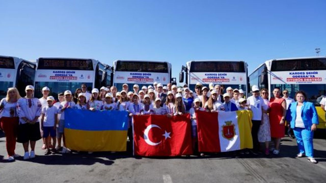 İBB Ukrayna’nın Odesa kentine 10 İETT otobüsü hibe etti