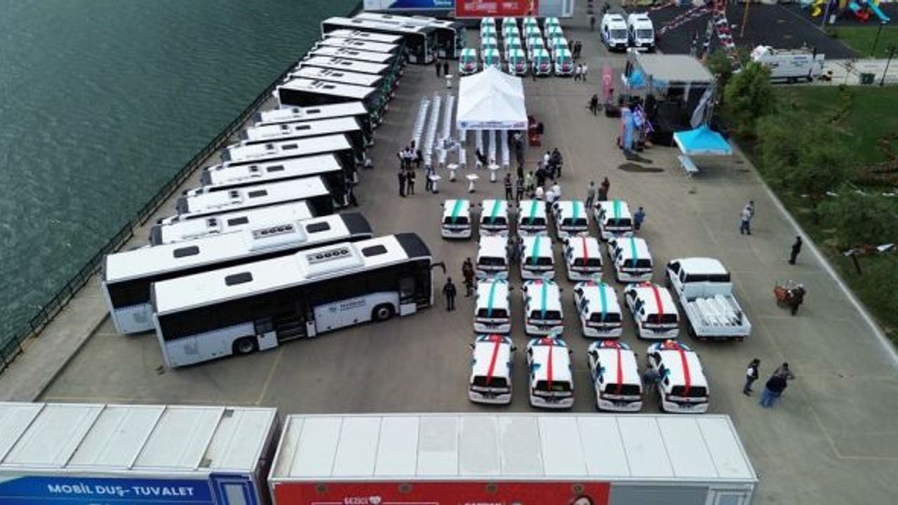 TEKULAŞ filosuna katılan yeni otobüsler ve TESKİ filosuna kazandırılan hafif ticari araçlar tanıtıldı