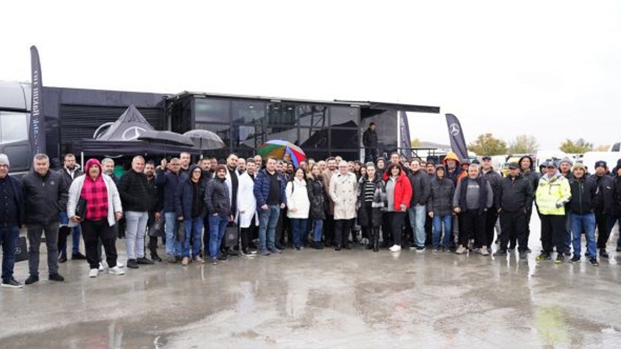 Mercedes-Benz Türk Sağlık Bakım Tırı Kapıkule Sınır Kapısı’na ulaştı