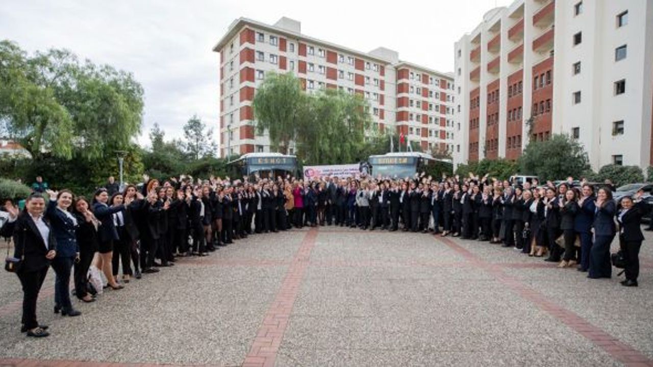 120 kadın şoför adayı İzmir Ekonomi Üniversitesi’nde eğitime alındı