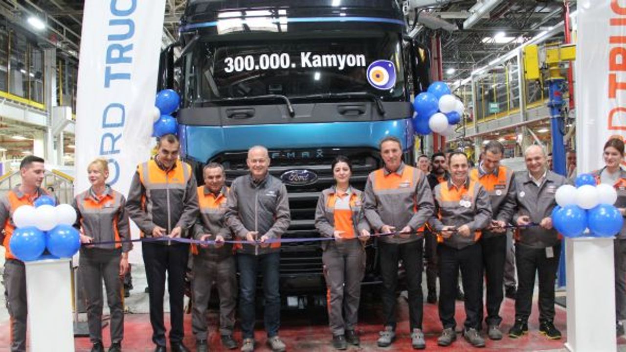 Ford Trucks 300 bininci kamyonunu hattan indirdi