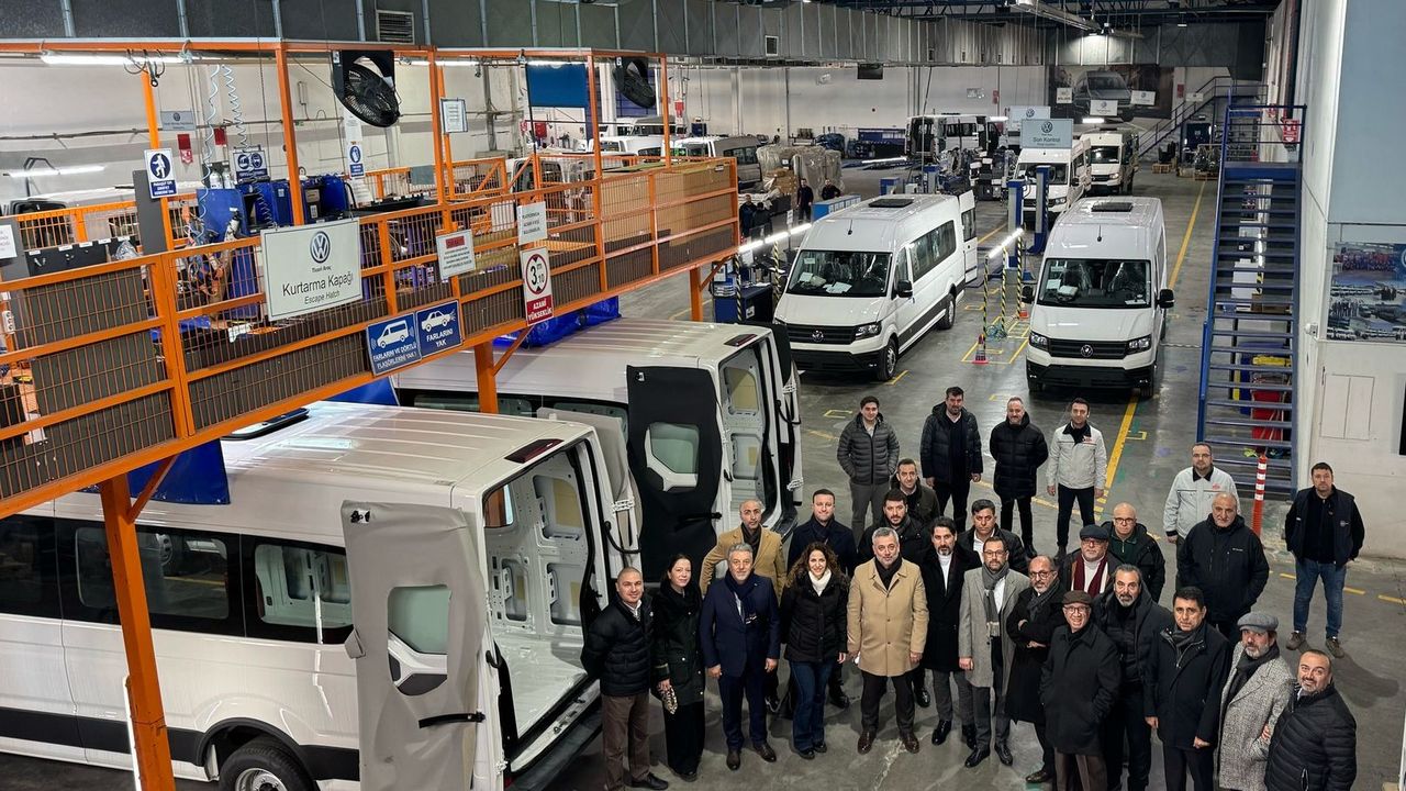 Volkswagen Ticari Araç İSTAB Yönetimini Crafter araçların üretim tesisinde ağırladı