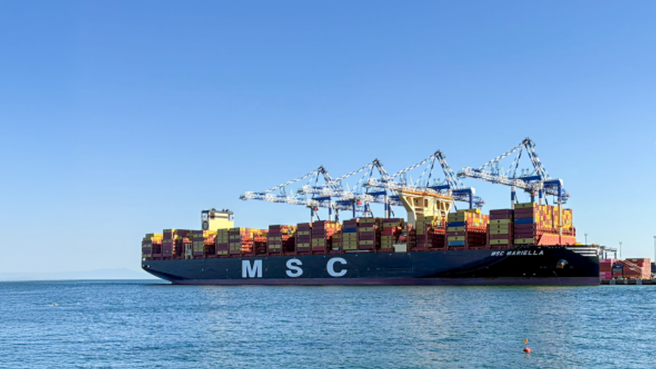 Marport tarihinin en büyük gemisine ev sahipliği yaptı