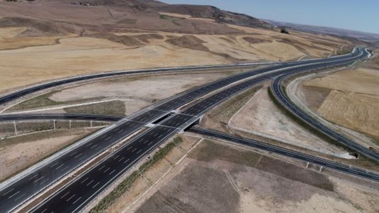 Ankara-Niğde arası 2 Saat 22 dakikaya düşüyor