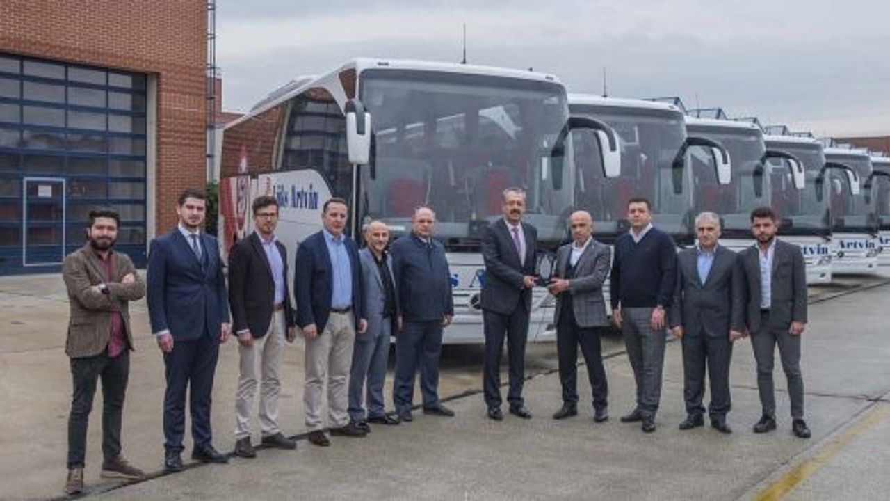 Lüks Artvin Seyahat filosuna 6 Tourismo 16 RHD 2+1 kattı