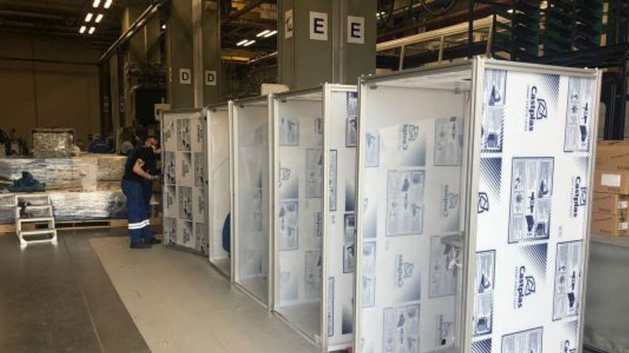 Mercedes-Benz Türk, medikal kabin üretip Sağlık Bakanlığına bağışlıyor