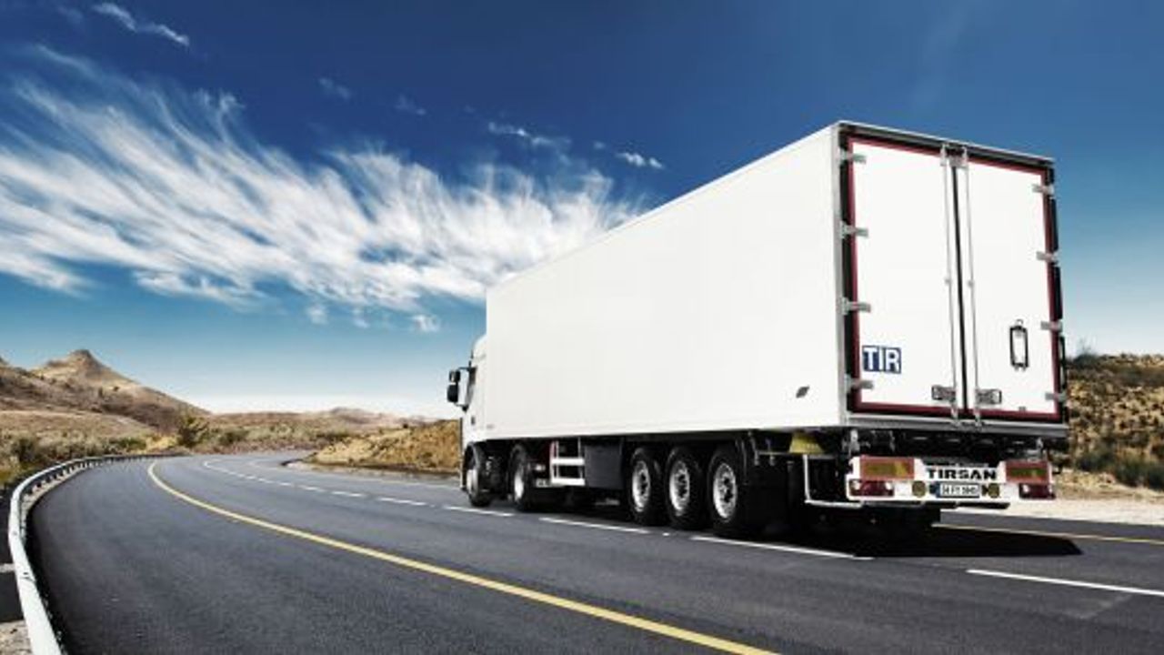 Tır şoförlerine Avrupa yollarında asgari ücret zorunlu