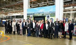 Kadın Kaptanların Rotası Mercedes-Benz Türk Aksaray Kamyon ve Hoşdere Otobüs Fabrikalarına