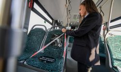 İzmir’de “boş koltuk”lu 25 Kasım mesajı: Bir koltuk boş, bir kadın eksik