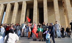 Tohum Otizm Vakfı Öğrencileri TUİDER’in Desteğiyle Anıtkabir’i Ziyaret Etti