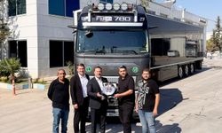 Volvo Trucks, Türkiye’deki İlk Kamera Monitör Sistemli Volvo FH16 4x2 780 HP’yi AGİT Nakliyat’a teslim etti