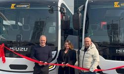 Yenilenen Isuzu Novo Lux araçların ilk teslimatı Enke Otomotiv’den System Transport’a oldu