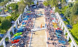 Klasik Otomobil Sergisi ziyaretçilerini zaman yolculuğuna çıkardı