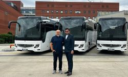 Hastalya Otomotiv’den Zemzem Tur’a 3 adet Tourismo teslimatı
