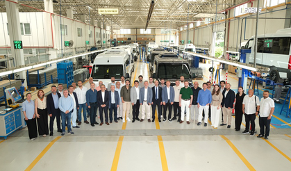 Mercedes-Benz, İSTAB üyeleri ile onaylı minibüs imalatçısı olan Arobus’a ziyaret gerçekleştirdi
