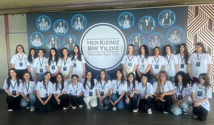 Kutluyor, kucaklıyor, alkışlıyoruz