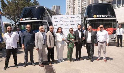 MAPAR Otomotiv’den Metro Turizm’e 2 adet NEOPLAN Skyliner teslimatı