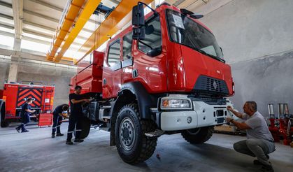 İzmir İtfaiyesi’ne 10 yeni arazöz katıldı